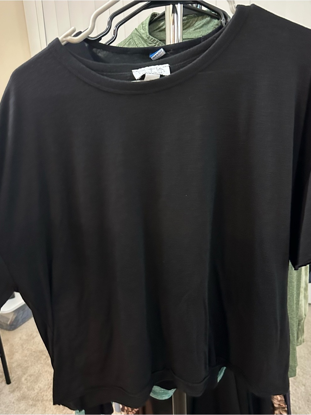 sofia by sofia vergara Black Short Sleeve Crew Tee